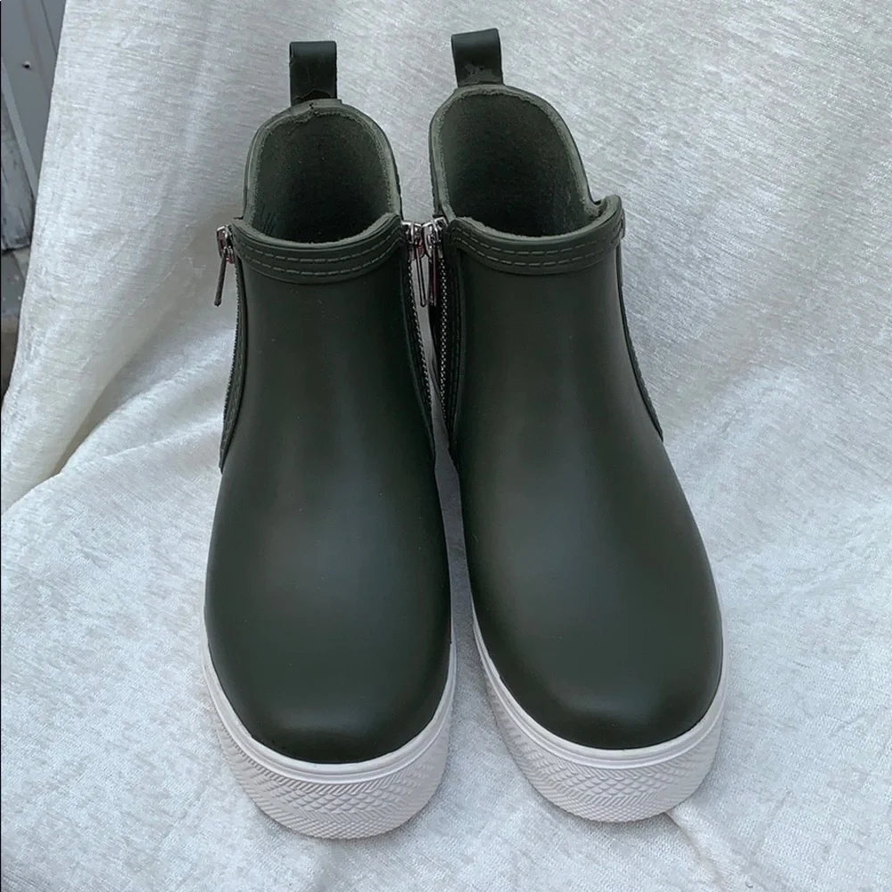 Steve Madden Rain Boots Wedgie Olive Green - Picture 2 of 7